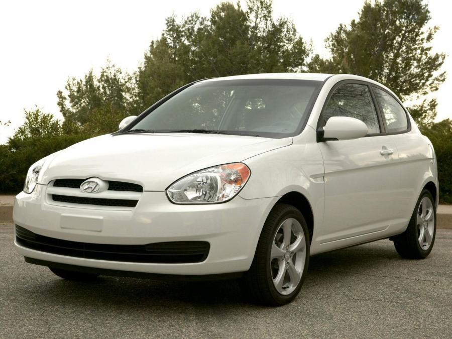  Hyundai Accent 3-Door 2006 года  (US) (фото 6 из 13)